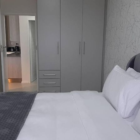 Mikeys Place On New: 2Bed2Bath No.1 With Free Wifinetflix Midrand Eksteriør billede
