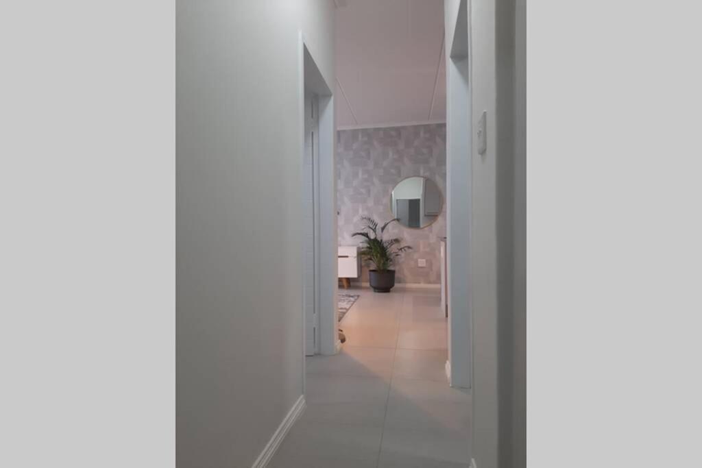 Mikeys Place On New: 2Bed2Bath No.1 With Free Wifinetflix Midrand Eksteriør billede
