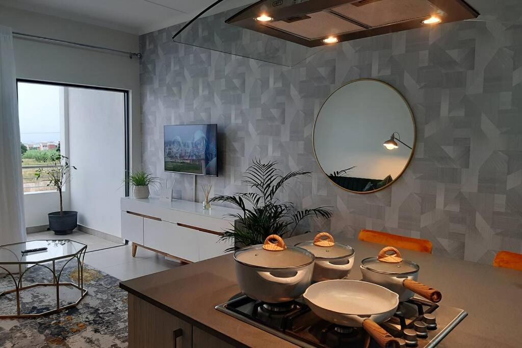 Mikeys Place On New: 2Bed2Bath No.1 With Free Wifinetflix Midrand Eksteriør billede