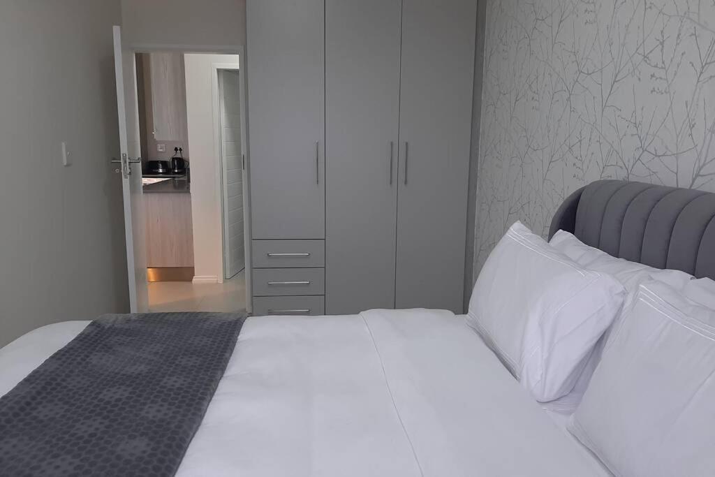 Mikeys Place On New: 2Bed2Bath No.1 With Free Wifinetflix Midrand Eksteriør billede