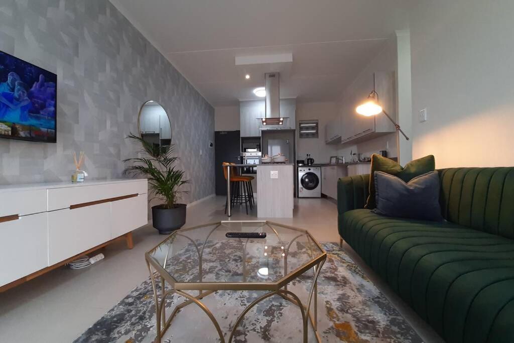 Mikeys Place On New: 2Bed2Bath No.1 With Free Wifinetflix Midrand Eksteriør billede